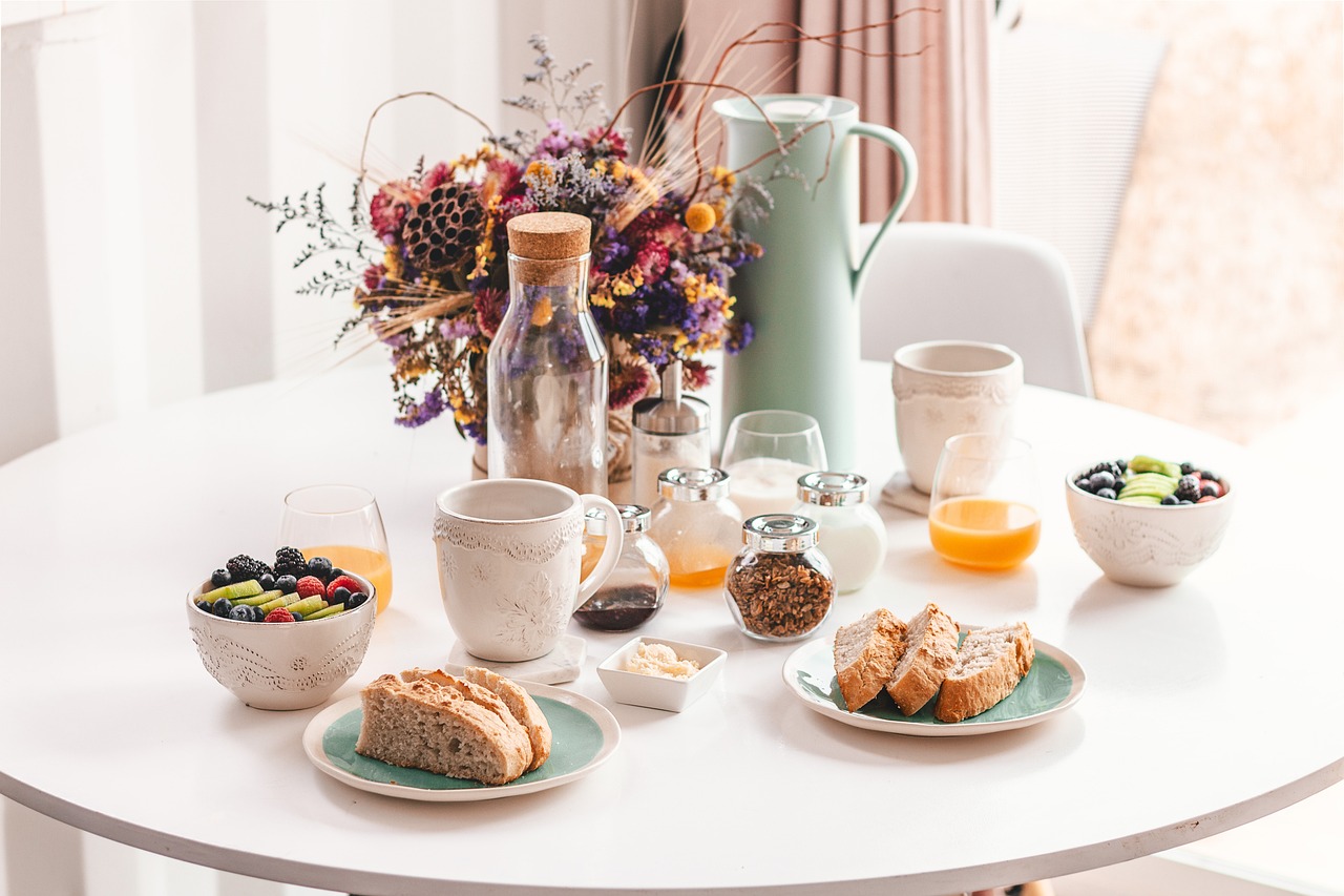 découvrez la richesse de la culture du petit-déjeuner à travers le monde ! des recettes traditionnelles aux rituels uniques, explorez comment chaque pays célèbre ce repas essentiel et savourez des idées pour votre propre table matinale.