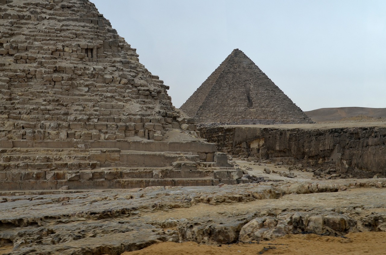 découvrez des destinations historiques fascinantes à travers le monde, où le passé prend vie. explorez des sites emblématiques, des monuments anciens et des villes chargées d'histoire qui vous plongeront au cœur de notre patrimoine culturel.