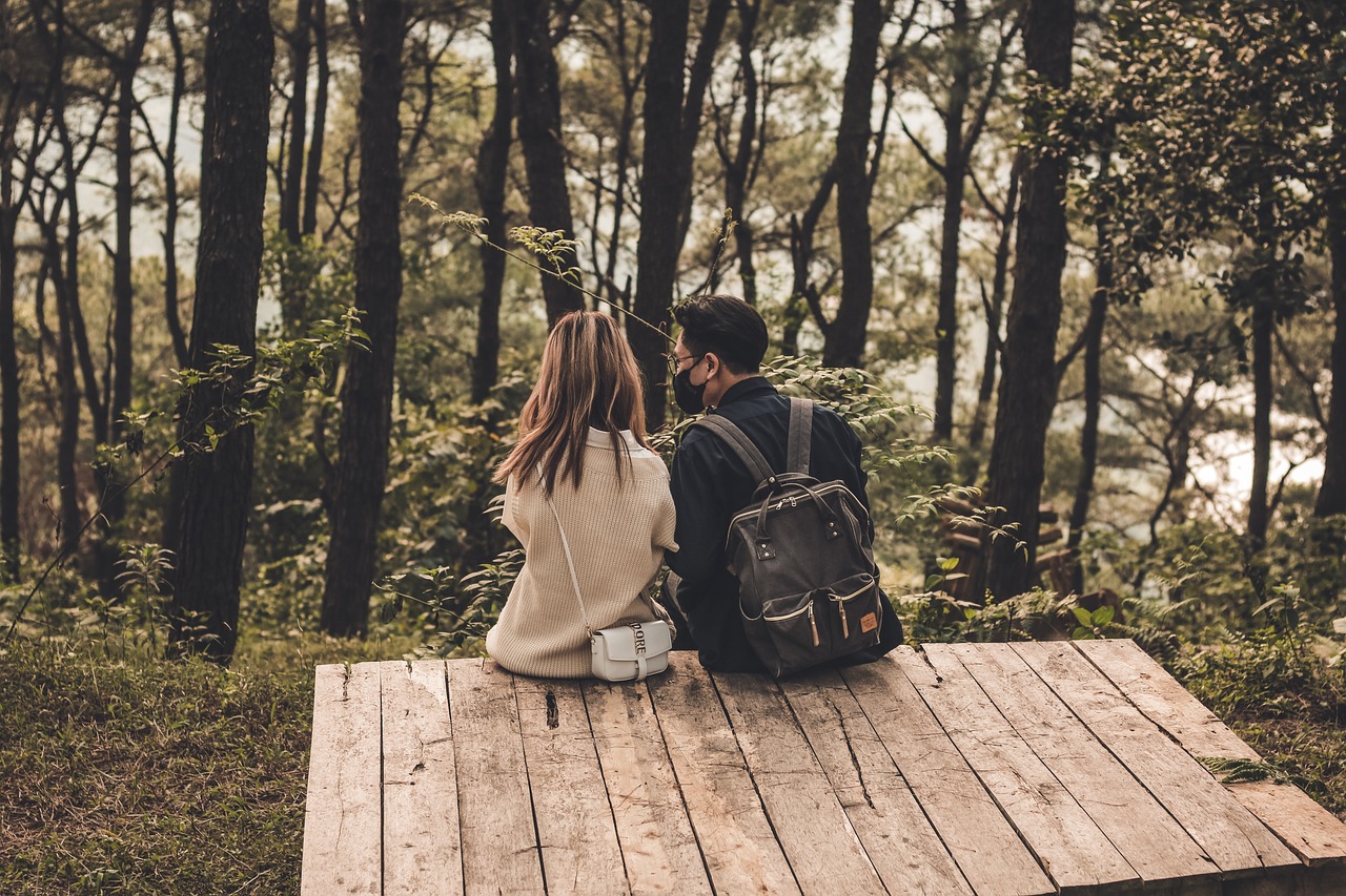 découvrez des escapades romantiques inoubliables dans des destinations de rêve. que ce soit pour une saint-valentin, un anniversaire ou simplement pour raviver la flamme, nos suggestions vous plongeront dans une ambiance intime et chaleureuse. réveillez vos sens et partagez des moments magiques avec votre moitié.