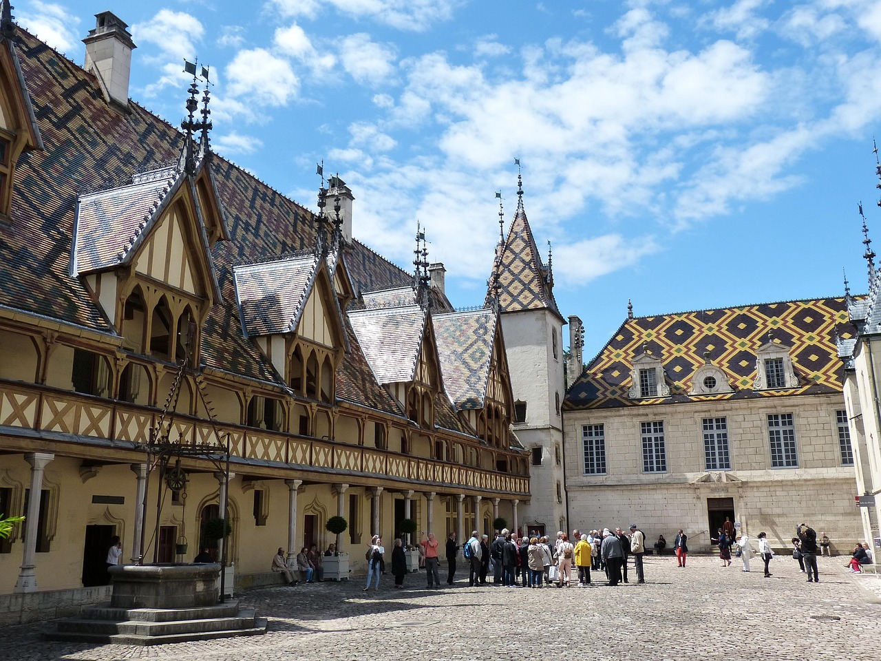 découvrez les sites classés au patrimoine mondial de l'unesco, témoins de l'histoire, de la culture et de la nature, qui fascinent par leur beauté et leur importance. explorez la richesse de notre patrimoine global à travers ces lieux exceptionnels.