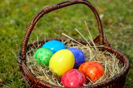 découvrez la magie de pâques : traditions, œufs colorés, recettes délicieuses et activités pour toute la famille. célébrez cette fête en plein air et partagez des moments inoubliables !