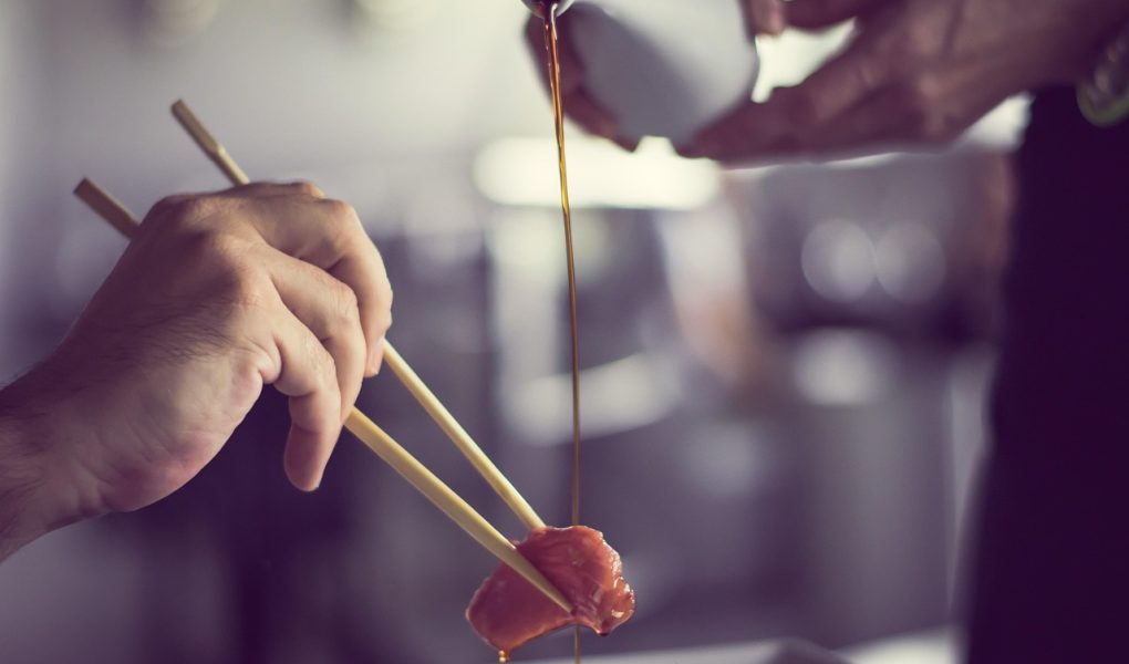 découvrez les délices de la cuisine japonaise, un voyage gustatif unique alliant fraîcheur, harmonie et tradition. explorez des plats emblématiques comme le sushi, le ramen et le tempura, tout en vous immergeant dans la culture culinaire du japon.