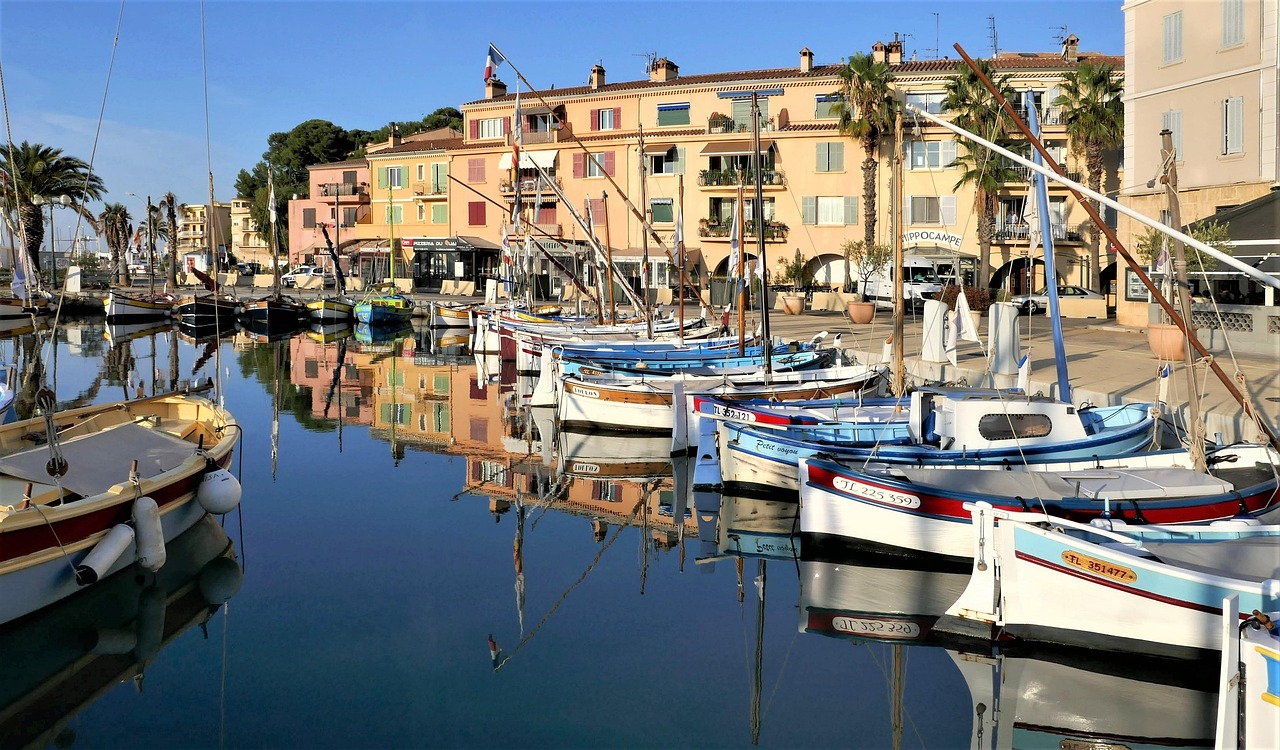 découvrez la côte d'azur, une destination emblématique de la riviera française, réputée pour ses plages idylliques, ses villages pittoresques et son climat ensoleillé. vivez des expériences inoubliables entre mer turquoise et montagnes ensoleillées.