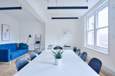 découvrez les tables yougoslaves, alliant artisanat traditionnel et design moderne. explorez notre collection unique qui met en valeur l'élégance et la fonctionnalité pour tous les intérieurs.