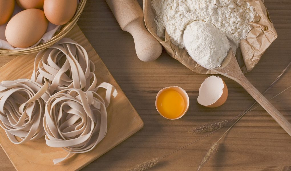découvrez l'art de la gastronomie, une célébration des saveurs et de la créativité culinaire. plongez dans un monde de recettes raffinées, d'ingrédients exquis et de traditions gastronomiques du monde entier.
