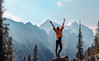 découvrez le plaisir de la randonnée en pleine nature ! que vous soyez débutant ou randonneur expérimenté, trouvez des sentiers adaptés, des conseils pratiques et des astuces pour profiter au maximum de votre aventure en plein air.