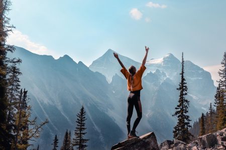 découvrez le plaisir de la randonnée en pleine nature ! que vous soyez débutant ou randonneur expérimenté, trouvez des sentiers adaptés, des conseils pratiques et des astuces pour profiter au maximum de votre aventure en plein air.