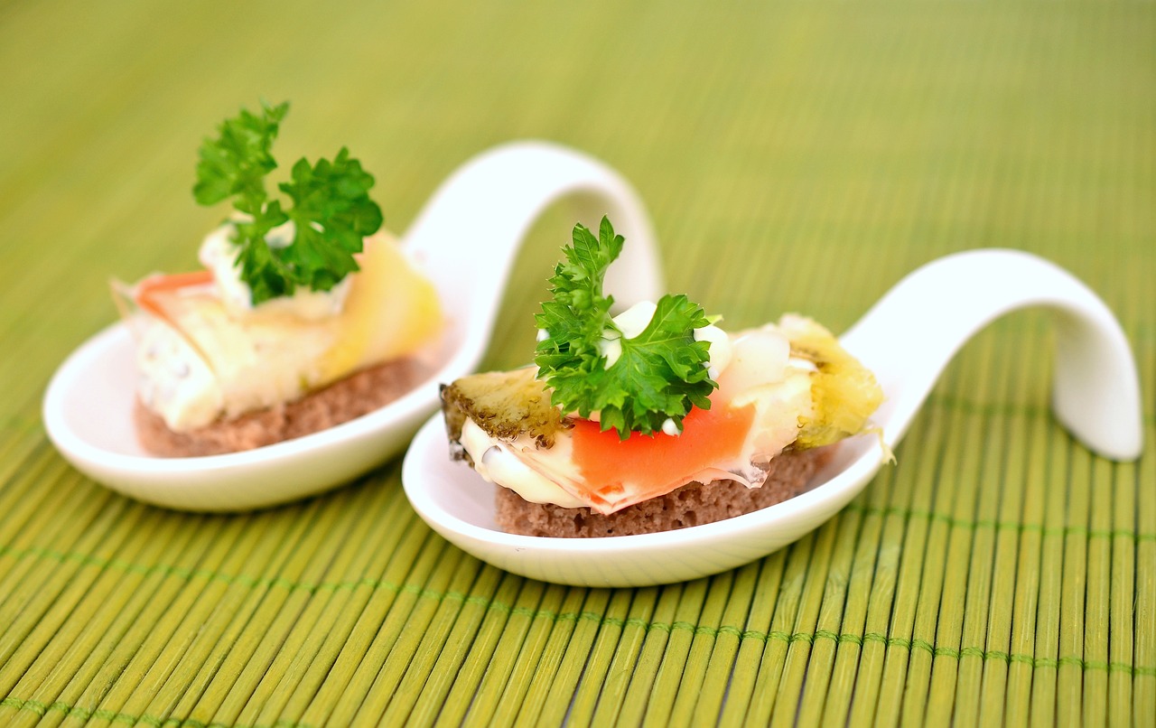 découvrez la richesse de la gastronomie locale à travers des plats traditionnels et des saveurs authentiques. explorez les ingrédients frais, les recettes héritées et les spécialités régionales qui font la fierté des chefs et des produits du terroir.